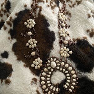 White naja style necklace